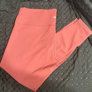 Lululemon wunder under